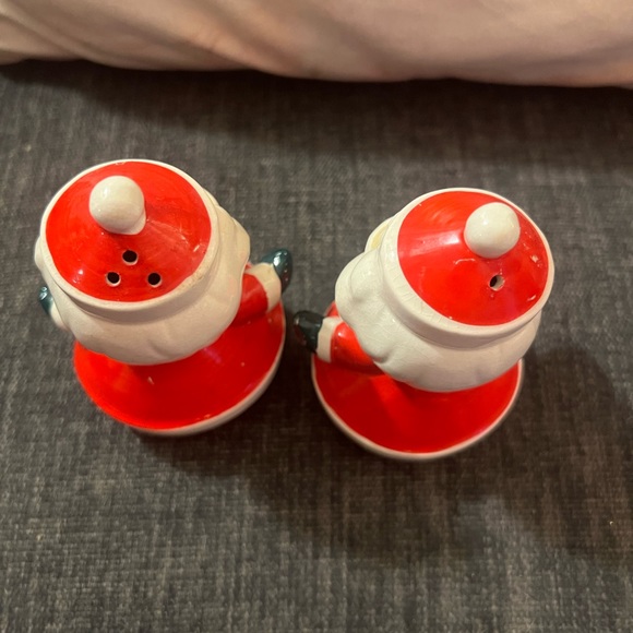 Vintage 1960s winking Holt Howard Santa salt and pepper  shakers - Picture 8 of 10
